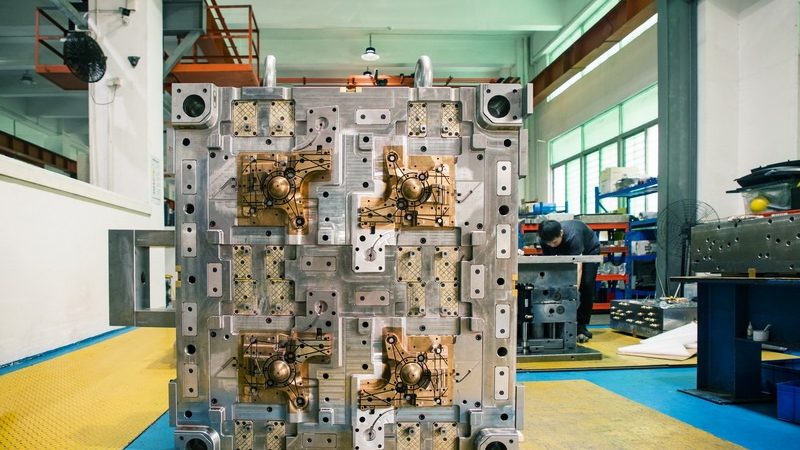 揭秘广东注塑模具定制：关键技术与选型要点